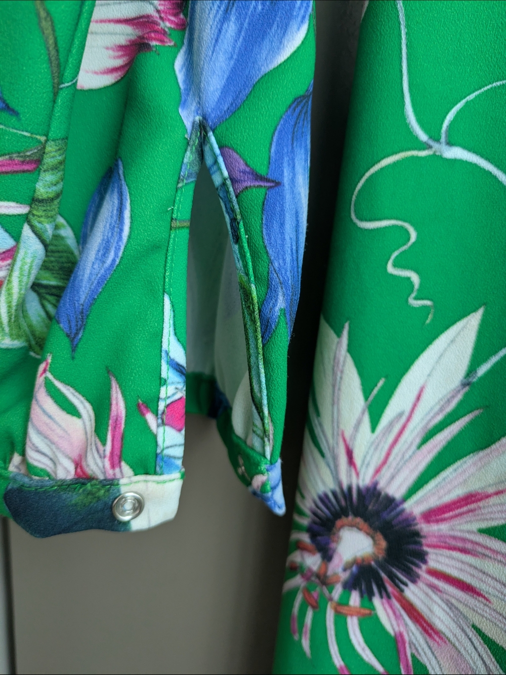 H&M Green Botanical Floral Long Sleeve Midi Dress size 4 Wedding Guest Tea Dress - Picture 3 of 6